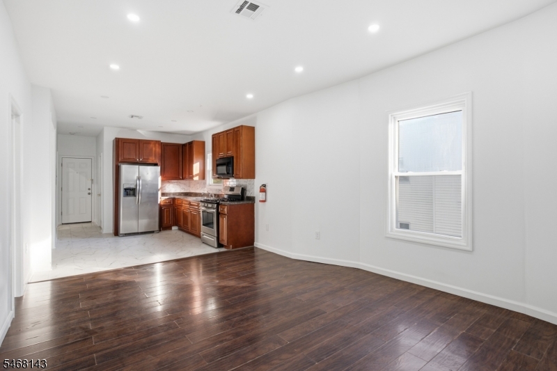 16 Seymour Avenue Newark NJ 07108