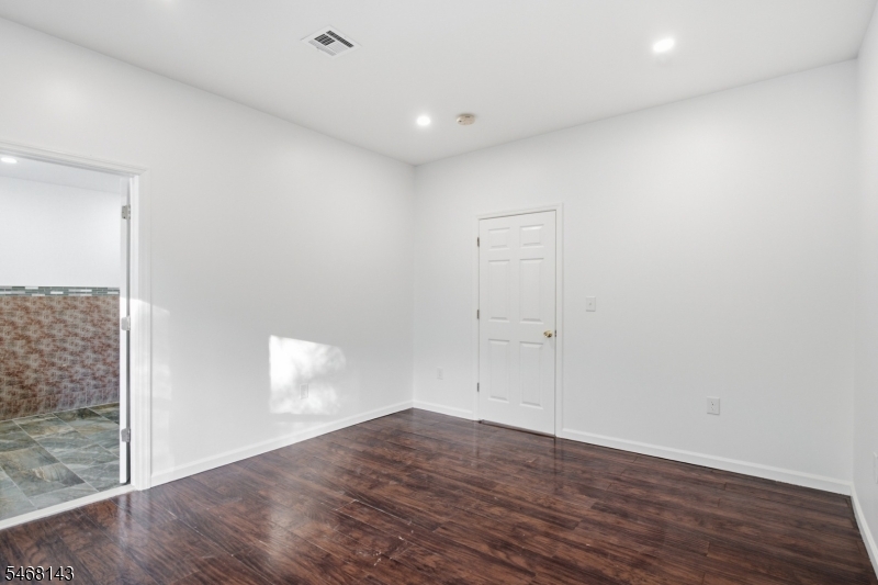 16 Seymour Avenue Newark NJ 07108