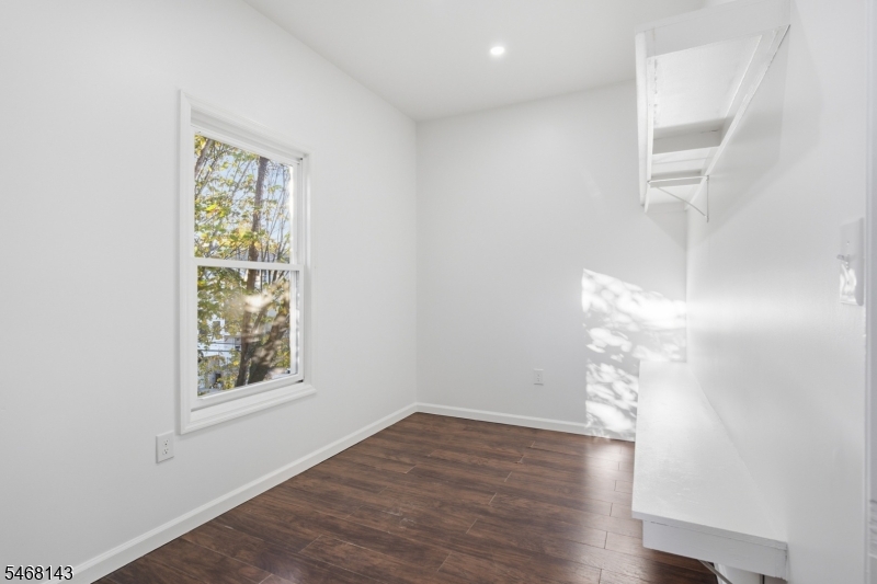 16 Seymour Avenue Newark NJ 07108
