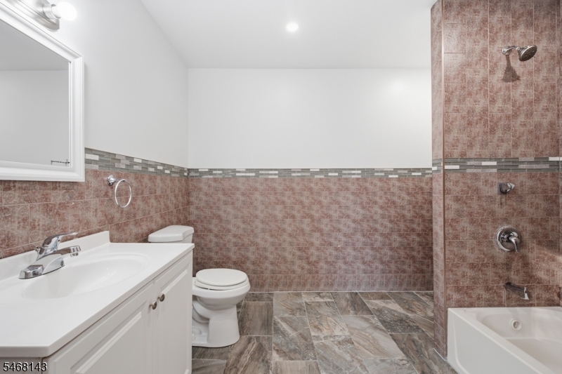 16 Seymour Avenue Newark NJ 07108