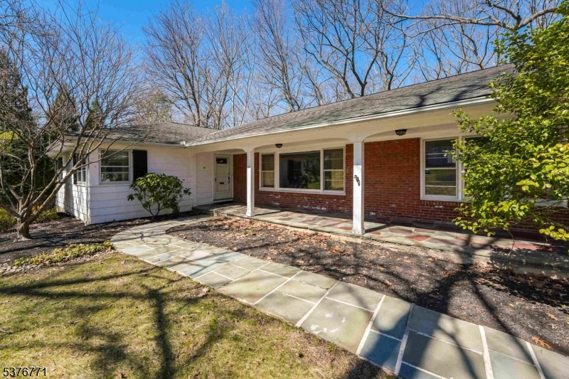 17 Oxford Drive Livingston NJ 07039