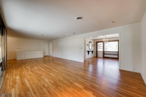 17 Oxford Drive Livingston NJ 07039