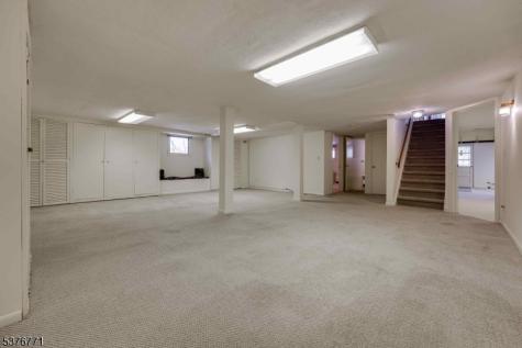 17 Oxford Drive Livingston NJ 07039