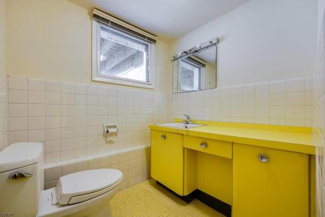 17 Oxford Drive Livingston NJ 07039