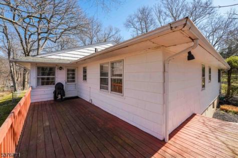 17 Oxford Drive Livingston NJ 07039
