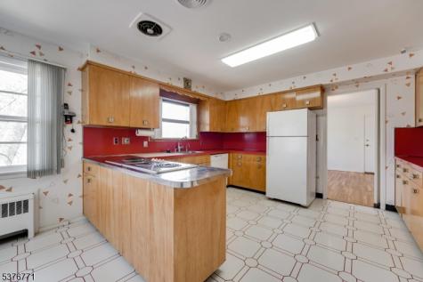 17 Oxford Drive Livingston NJ 07039