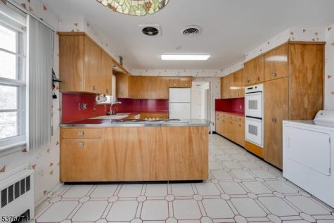 17 Oxford Drive Livingston NJ 07039