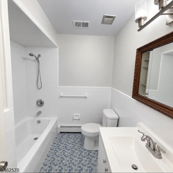 211 E 9th Avenue Roselle NJ 07203