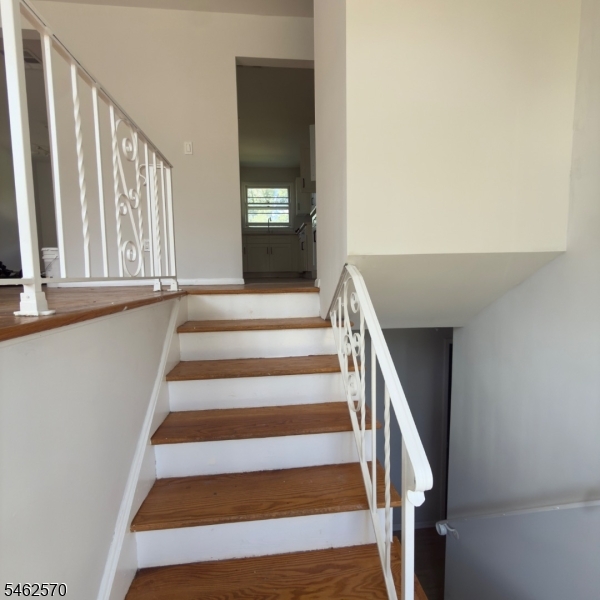 211 E 9th Avenue Roselle NJ 07203