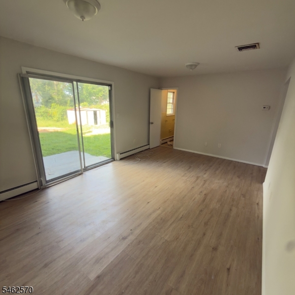 211 E 9th Avenue Roselle NJ 07203