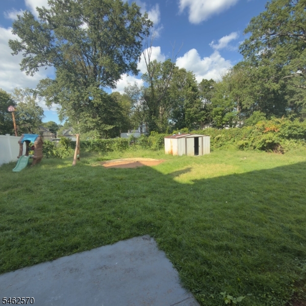 211 E 9th Avenue Roselle NJ 07203
