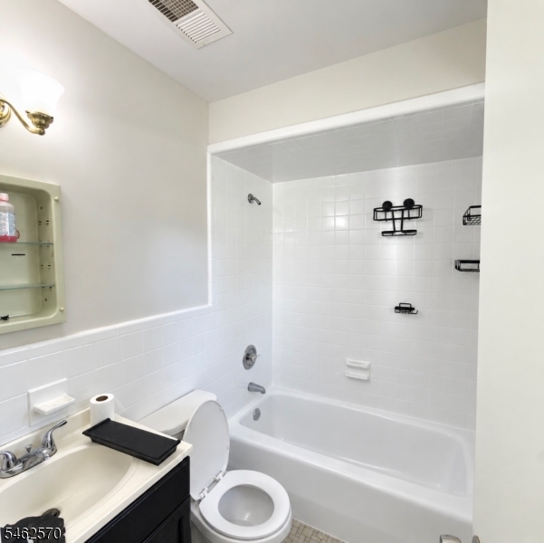 211 E 9th Avenue Roselle NJ 07203
