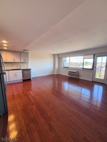 60 Parkway Drive East Orange NJ 07017