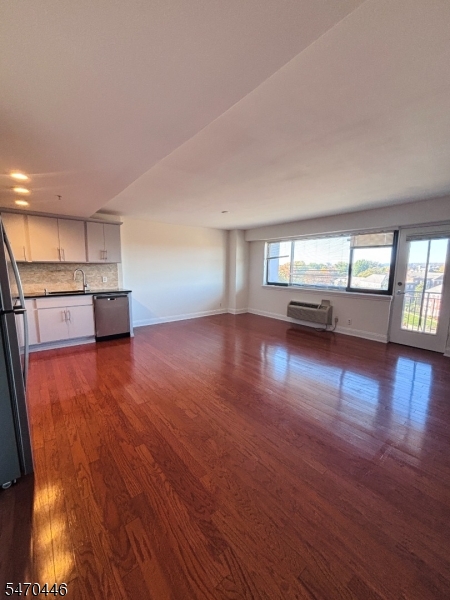 60 Parkway Drive East Orange NJ 07017