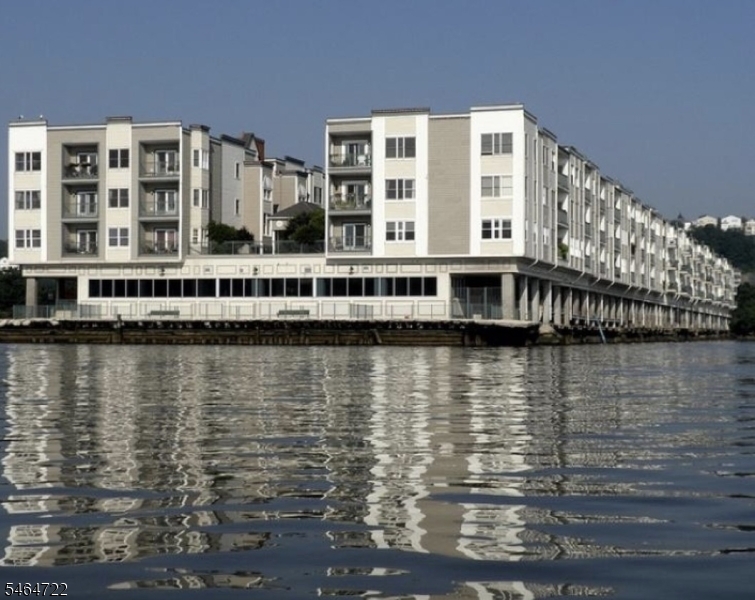 320 The Promenade Edgewater NJ 07020
