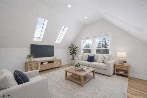 96 Watchung Ave, 3rd Fl Montclair NJ 07043