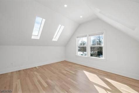 96 Watchung Ave, 3rd Fl Montclair NJ 07043