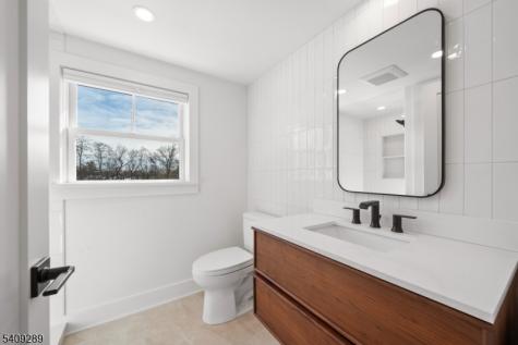 96 Watchung Ave, 3rd Fl Montclair NJ 07043