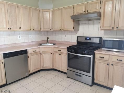 98 Amethyst Way Franklin NJ 08823