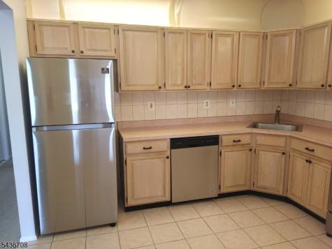 98 Amethyst Way Franklin NJ 08823