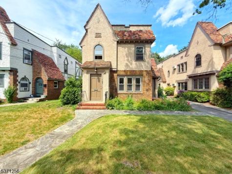 166 Washington Place Ridgewood Village NJ 07450