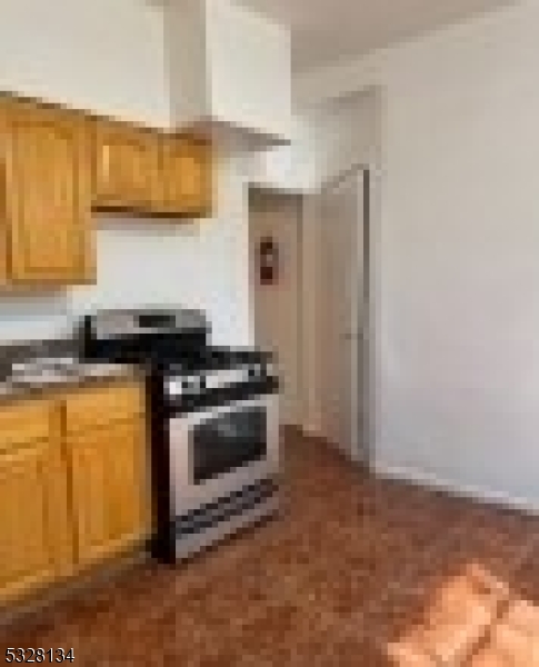 152 N 3rd Paterson NJ 07522