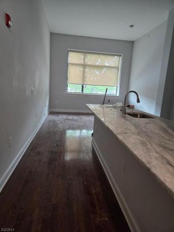 274 Lafayette Street Newark NJ 07105