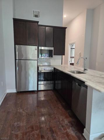 274 Lafayette Street Newark NJ 07105