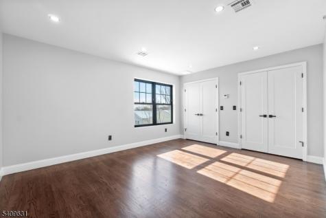 481 15TH Avenue Newark NJ 07103
