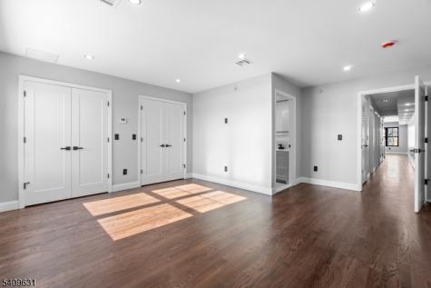 481 15TH Avenue Newark NJ 07103