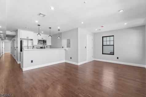 481 15TH Avenue Newark NJ 07103