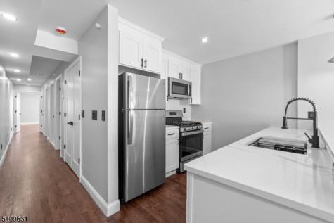 481 15TH Avenue Newark NJ 07103