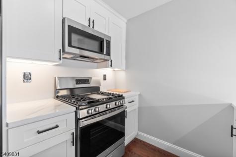 481 15TH Avenue Newark NJ 07103
