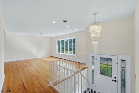 177 Truman Terrace Paramus NJ 07652