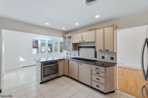 177 Truman Terrace Paramus NJ 07652