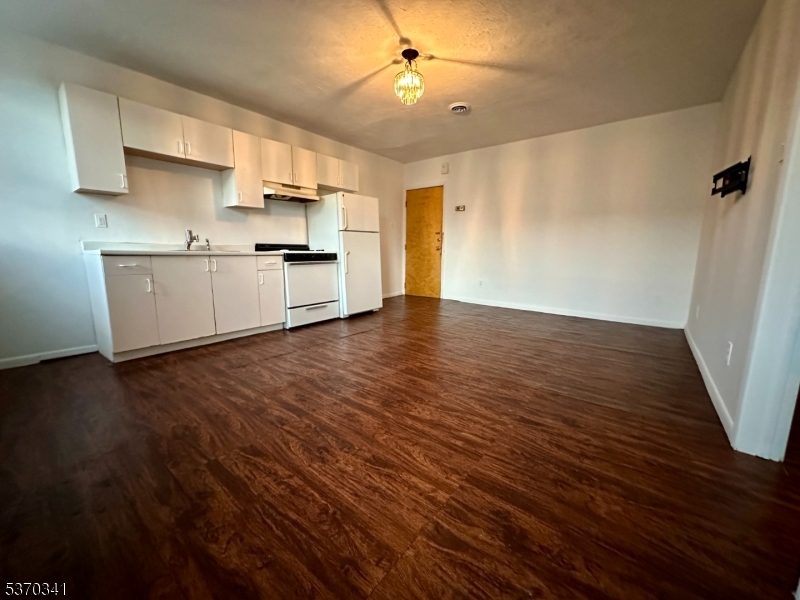 530 Valley Brook Avenue Lyndhurst NJ 07071