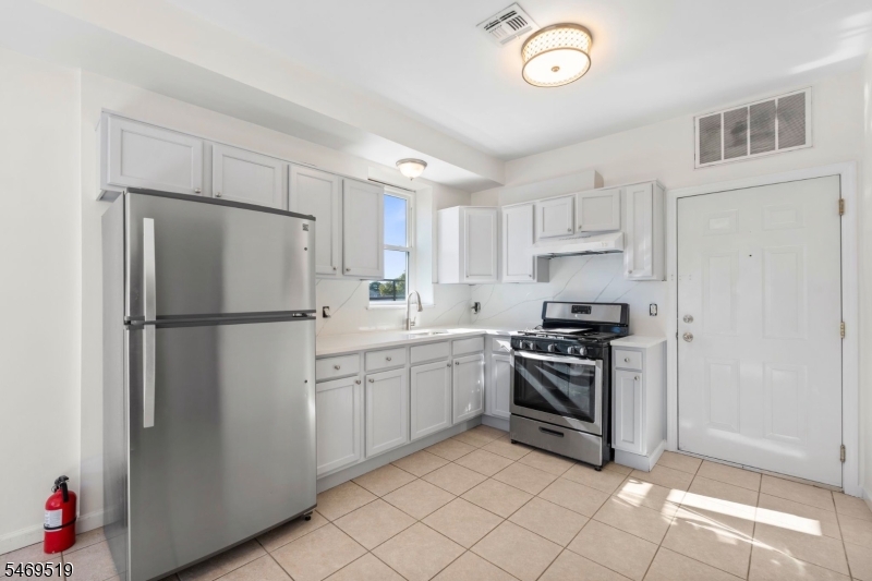 613 Ridge Road Lyndhurst NJ 07071