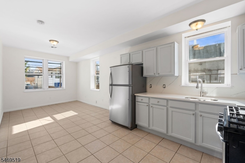 613 Ridge Road Lyndhurst NJ 07071