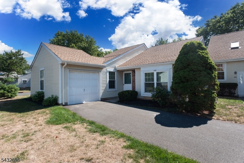 152 Picadilly Place Franklin NJ 08873