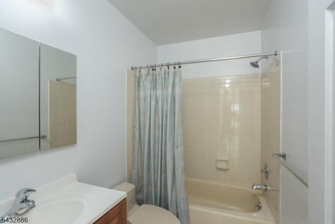 152 Picadilly Place Franklin NJ 08873