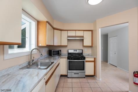 152 Picadilly Place Franklin NJ 08873