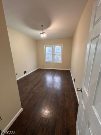 31 Yale Avenue Irvington NJ 07111