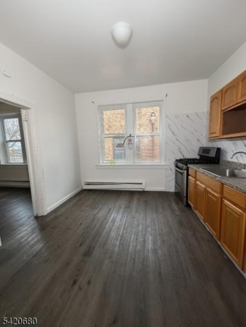 405 10TH Avenue Paterson NJ 07514