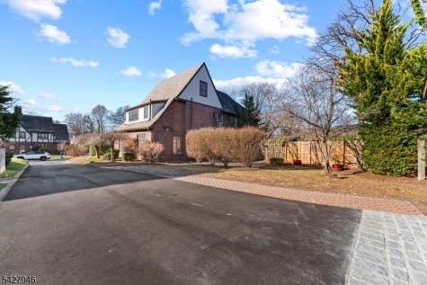 57 Pomander Walk Ridgewood Village NJ 07450