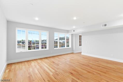 129 Mt Pleasant Avenue Newark NJ 07104
