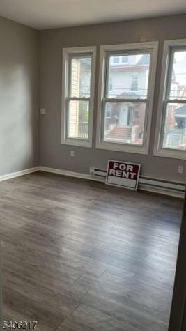 87 Schuyler Avenue Newark NJ 07112