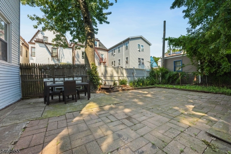 209 N 11th Street Newark NJ 07107