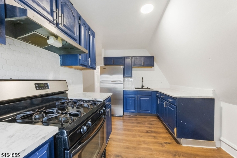 209 N 11th Street Newark NJ 07107