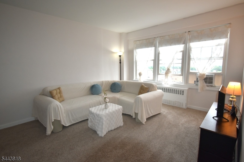 5 Roosevelt Place Montclair NJ 07042