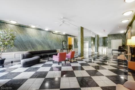 5 Roosevelt Place Montclair NJ 07042